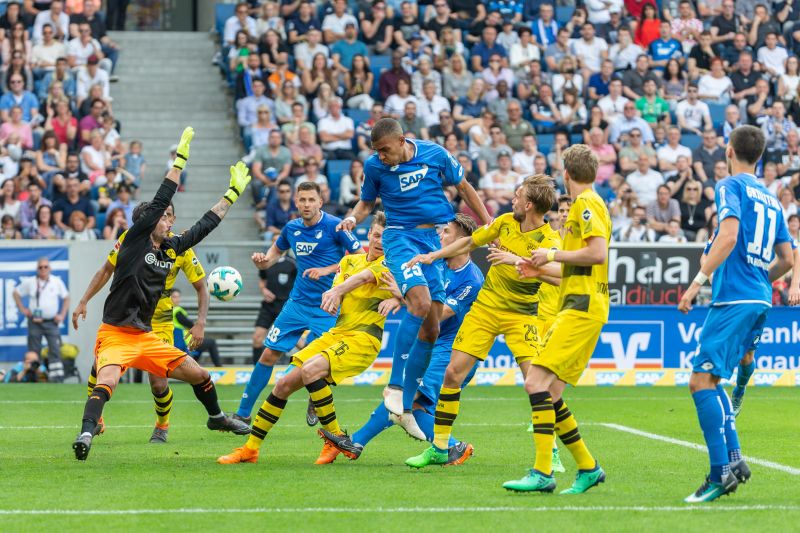 Dichter Gedränge im BVB-Strafraum