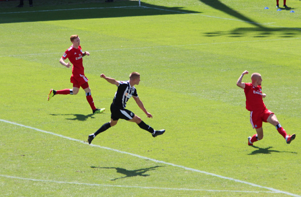 Distanzschuss von Behrens