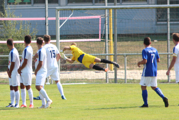 Helmstadt verfehlt per Freistoß nur knapp das SV-Tor