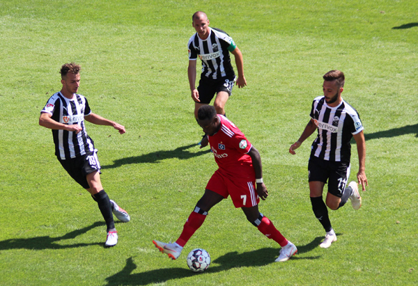 Drei gegen Eins im Mittelfeld
