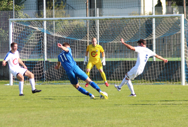 Ein TSV-Schuss geht links neben das Tor