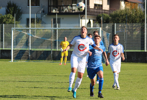 Rico Unser hat den Ball fest im Visier