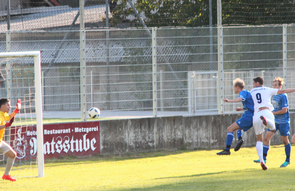 Karolus köpft zum 3:2-Siegtreffer für den SVR