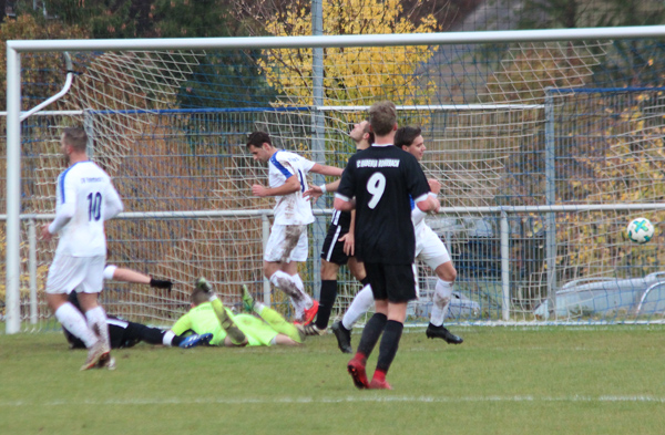 Christian Flaig trifft für den SVR zum 4:0