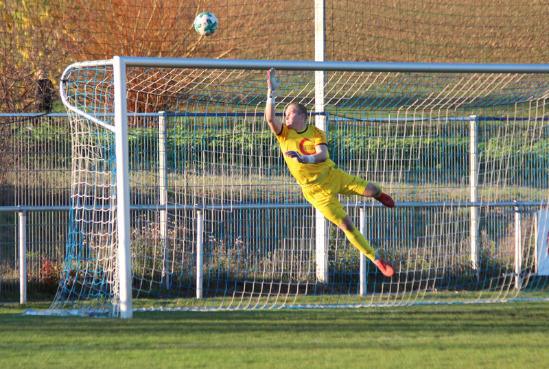 SV-Keeper Nico Romig mit Glanzparade