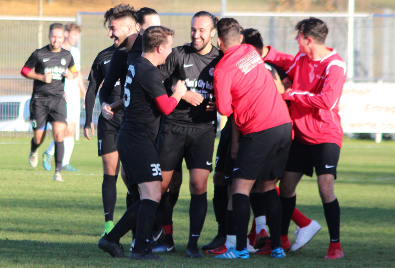 Torjubel nach der überraschenden 0:1-Führung für die Gäste