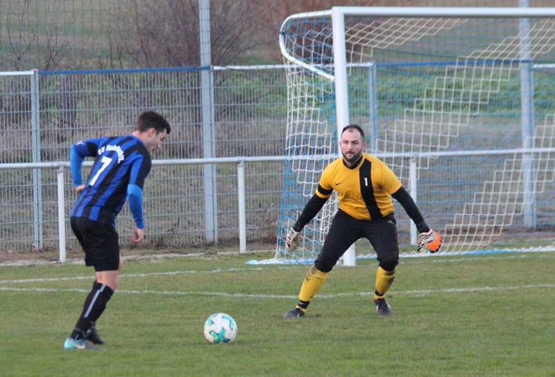 Authenrieth lupft über den Torhüter zum 5:0