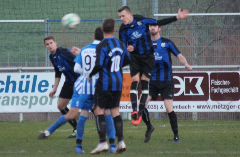 Bauer steigt am höchsten und klärt per Kopf