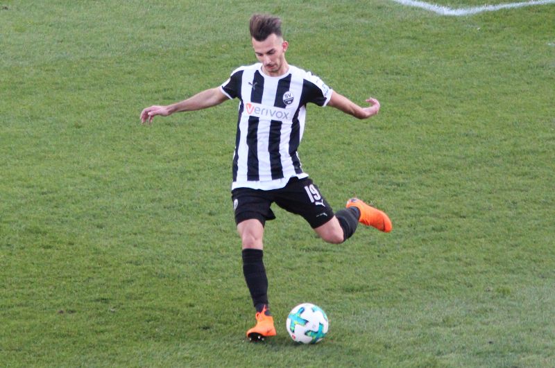 Leart Paqarada zählte gegen Regensburg zu den besten Sandhäuser