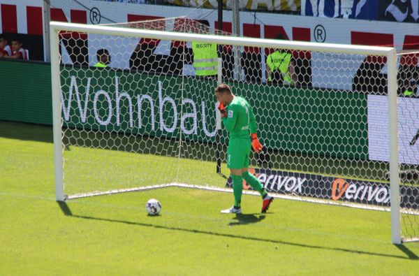 Unglücksrabe bei 0:3 im Hinspiel: SVS-Keeper Schuhen
