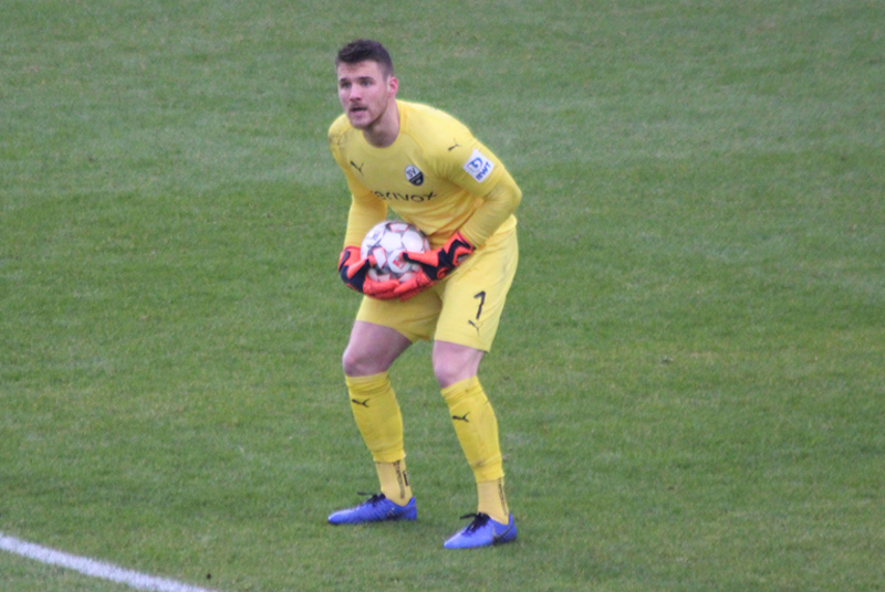 SVS-Keeper Schuhen verhinderte mit einer super Parade in der 2. Hälfte den möglichen Rückstand