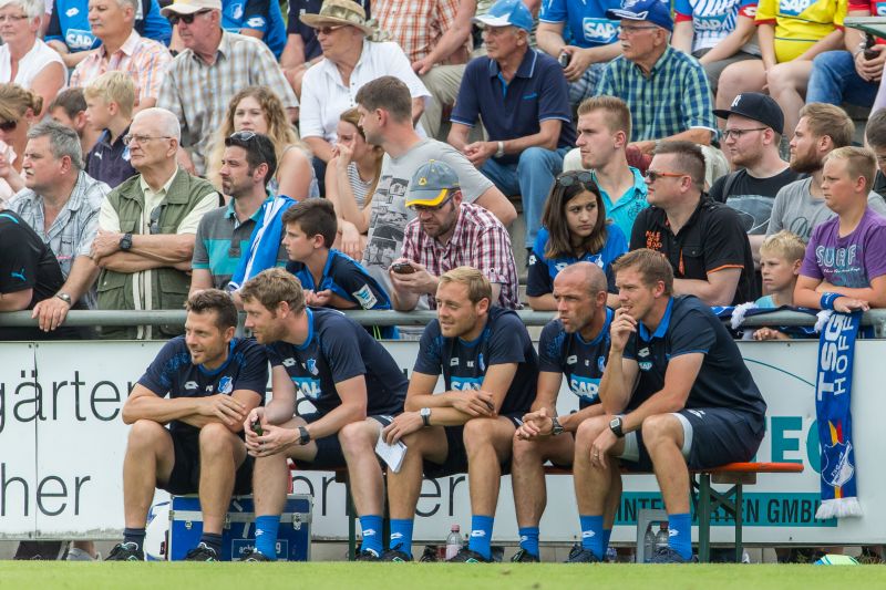 Bis auf Trainer Nagelsmann (re.) dürfte das altbewährte Trainerteam bei der TSG ab Juli 2019 wieder zusammen arbeiten