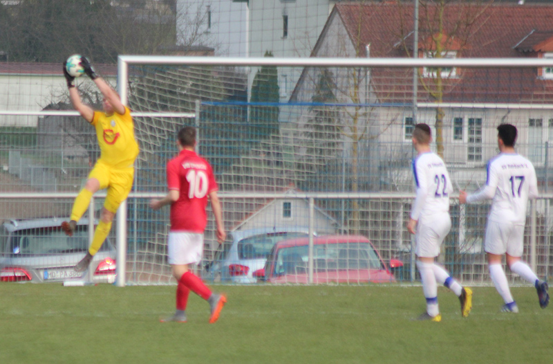 Sichere Beute für SV-Keeper Romig