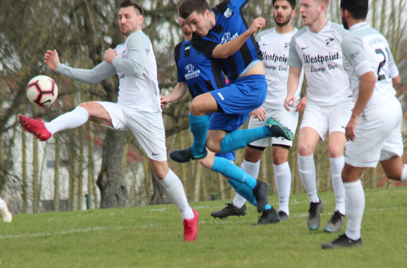 Authenrieth beim Torschuss