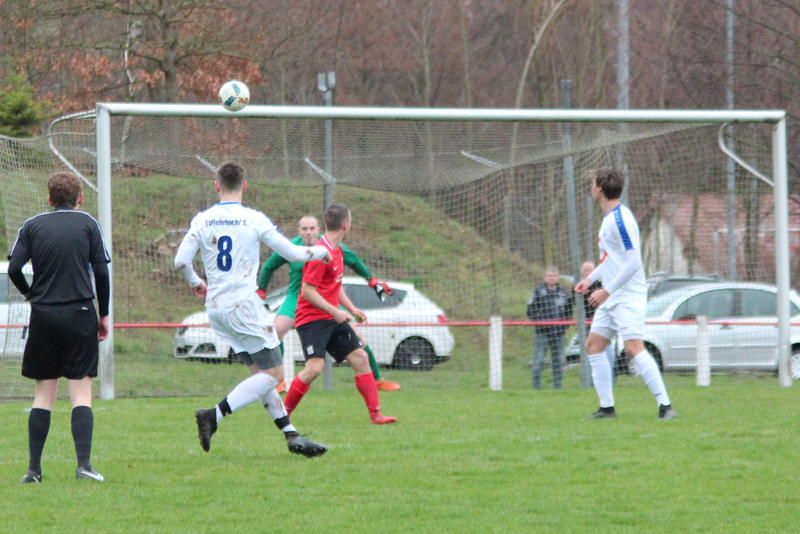 Reißfelder verfehlt knapp das Tor