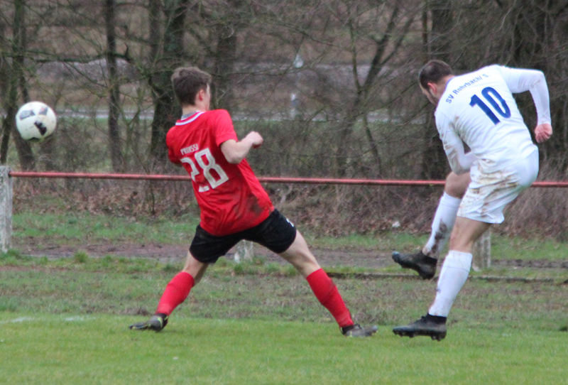 Neuberger beim Flanken