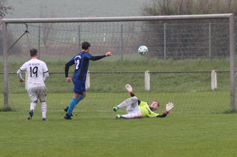 Flaig (Mitte) scheitert an der Querlatte