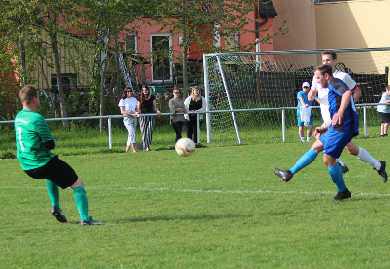 Neuberger erzielt den 4:0-Endstand