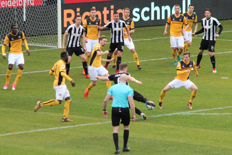 Linsmayer beim Torschuss