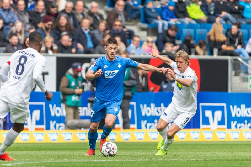 Kramric (Mitte) in Aktion