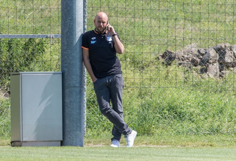 Das Handy ist für einen Manager unverzichtbar