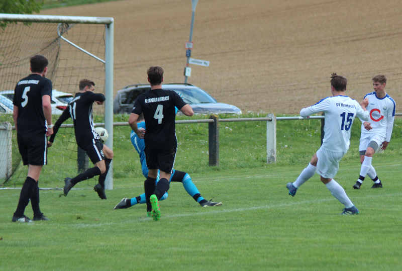 Fabian Hack (re.) trifft zum 1:1