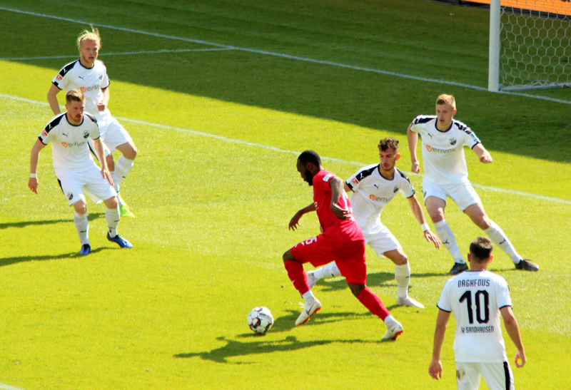 Yabo beschäftigt gleich mehre Sandhäuser