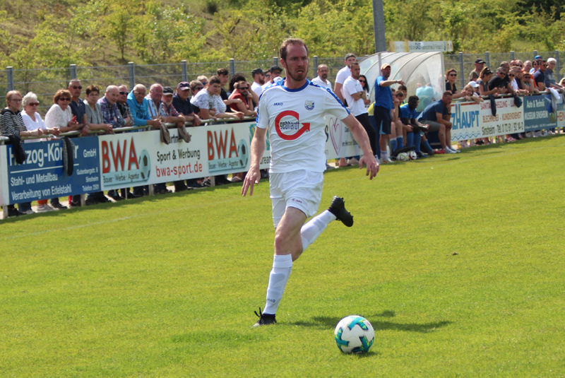 Ohlhauser auf dem Weg zum Tor