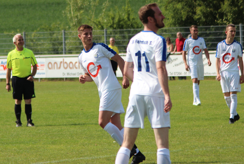 Reißfelder (li.) nach seinem Treffer zum 3:0