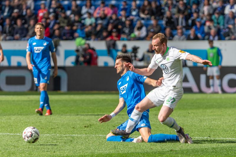 Grillitsch (Mitte) mit vollem Einsatz