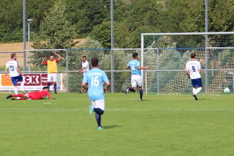 Dowalil (li.) erzielt das 1:0