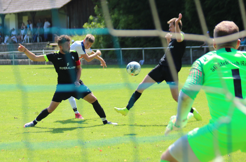 Reißfelder beim Torschuss