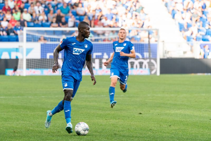 Bei Neuzugang Bebou wechselten sich Licht und Schatten. In der zweiten Hälfte wurde er elfmeterreif zu Fall gebracht, was der Schiri aber nicht ahnte