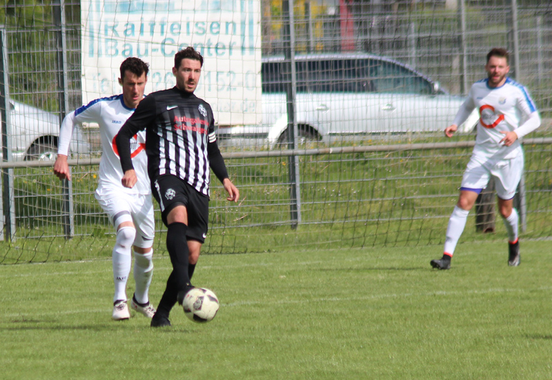 Michael Kuhlmann (Mitte) konnte diese Mal keinen Treffer für seinen FC bei steuern