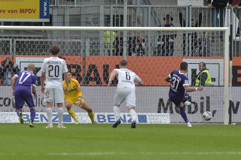 Pascal Testroet trifft im Hinspiel zum 2:2-Ausgleich