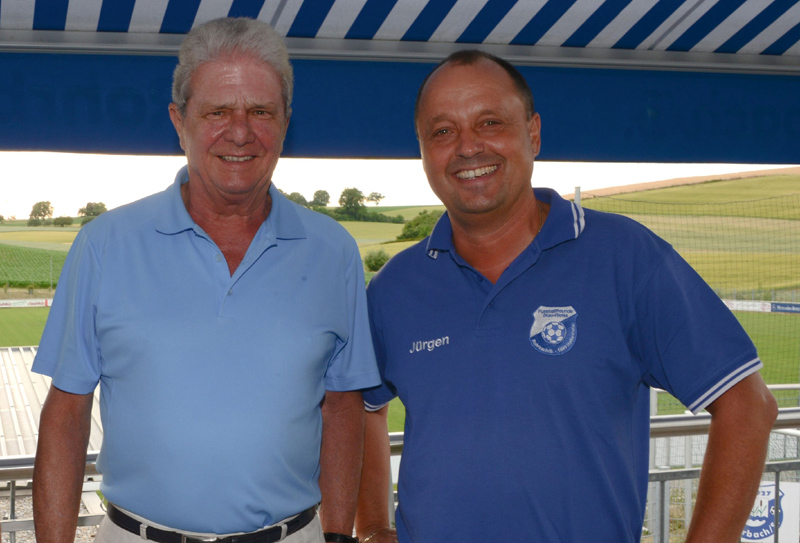 Jürgen Bauer empfängt Dietmar Hopp bei dessen Besuch in Sinsheim-Rohrbach