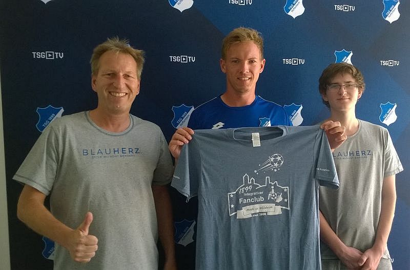 Gruppenfoto mit Julian Nagelsmann (Mitte)