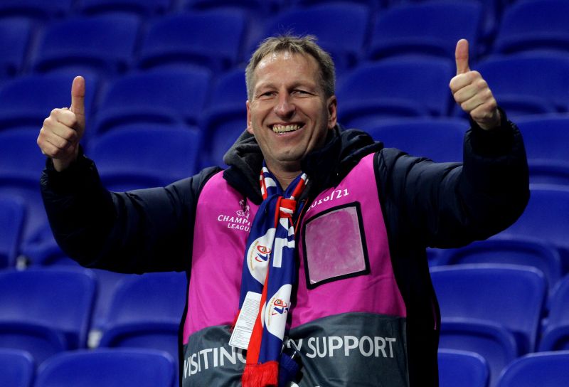 Charly sagt "Tschüss"