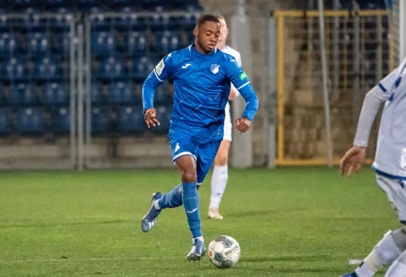 Der 18-Jährige Abwehrspieler Melayro Bogarde feierte in Mainz sein Bundesligadebüt im Hoffenheimer Dress.