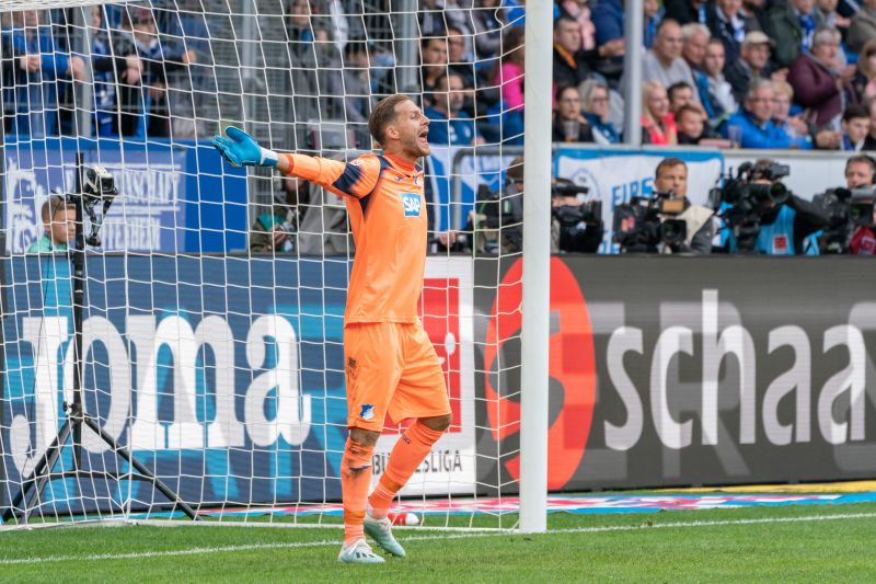 TSG-Keeper Oliver Baumann parierte einen Strafstoß von Mark Uth und hielt so die TSG auf der Siegerstraße