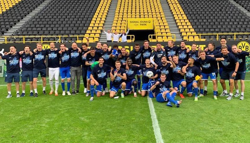 Hoffenheimer Gruppenfoto nach dem 4:0-Triumph in Dortmund