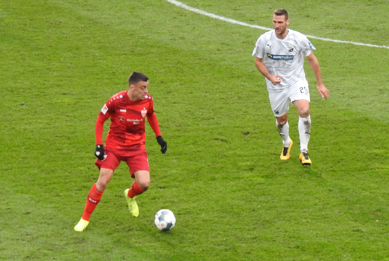Philipp Förster am Ball