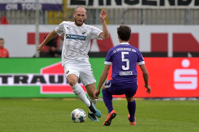 Abwehrchef Gerrit Nauber (li.)