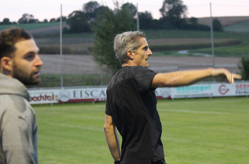 Rohrbachs Trainergespann Joachim Heger (re.) und Christian Heinlein