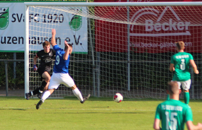 Roth vergibt frei vor dem Tor das mögliche 3:0