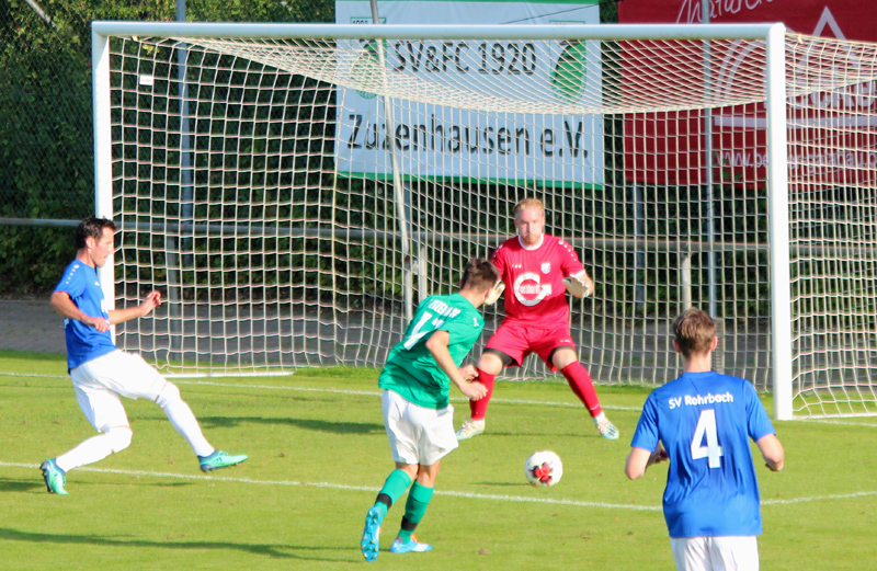 Der 1:2-Anschlusstreffer durch Polotzek (Mitte)
