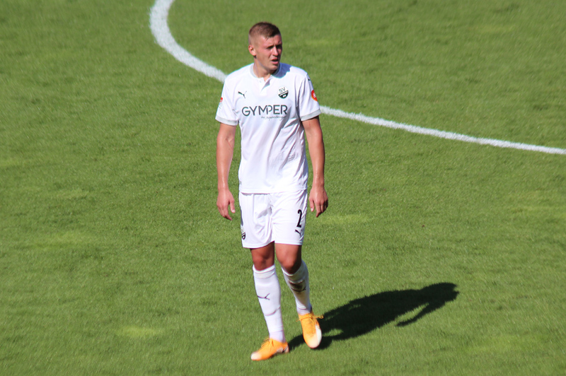 Enttäuschung bei SVS-Innenverteidiger Zhirov, sein Tor zum vermeitlich 2:0 wurde nicht anerkannt