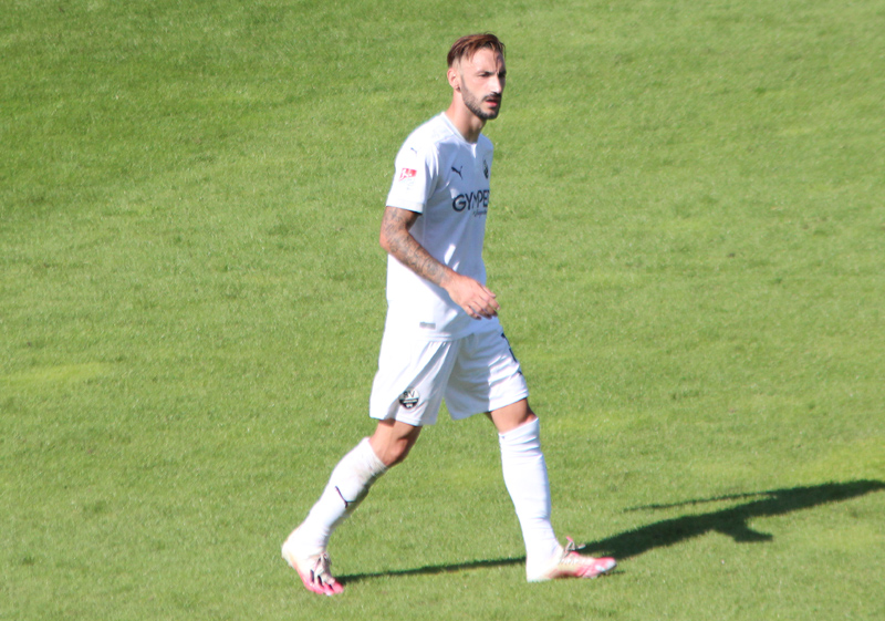 Neuzugang Diego Contento hatte gegen Osnabrück bei zwei Gegentreffern das Nachsehen