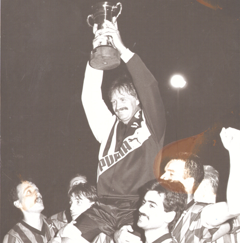 "Hier ist das Ding" - Habich mit dem Kreispokal