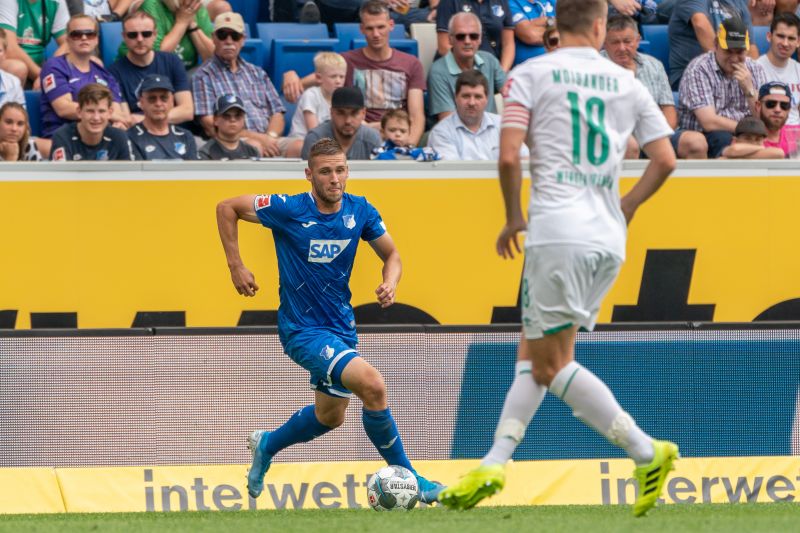 Kaderabek (li.) in Aktion